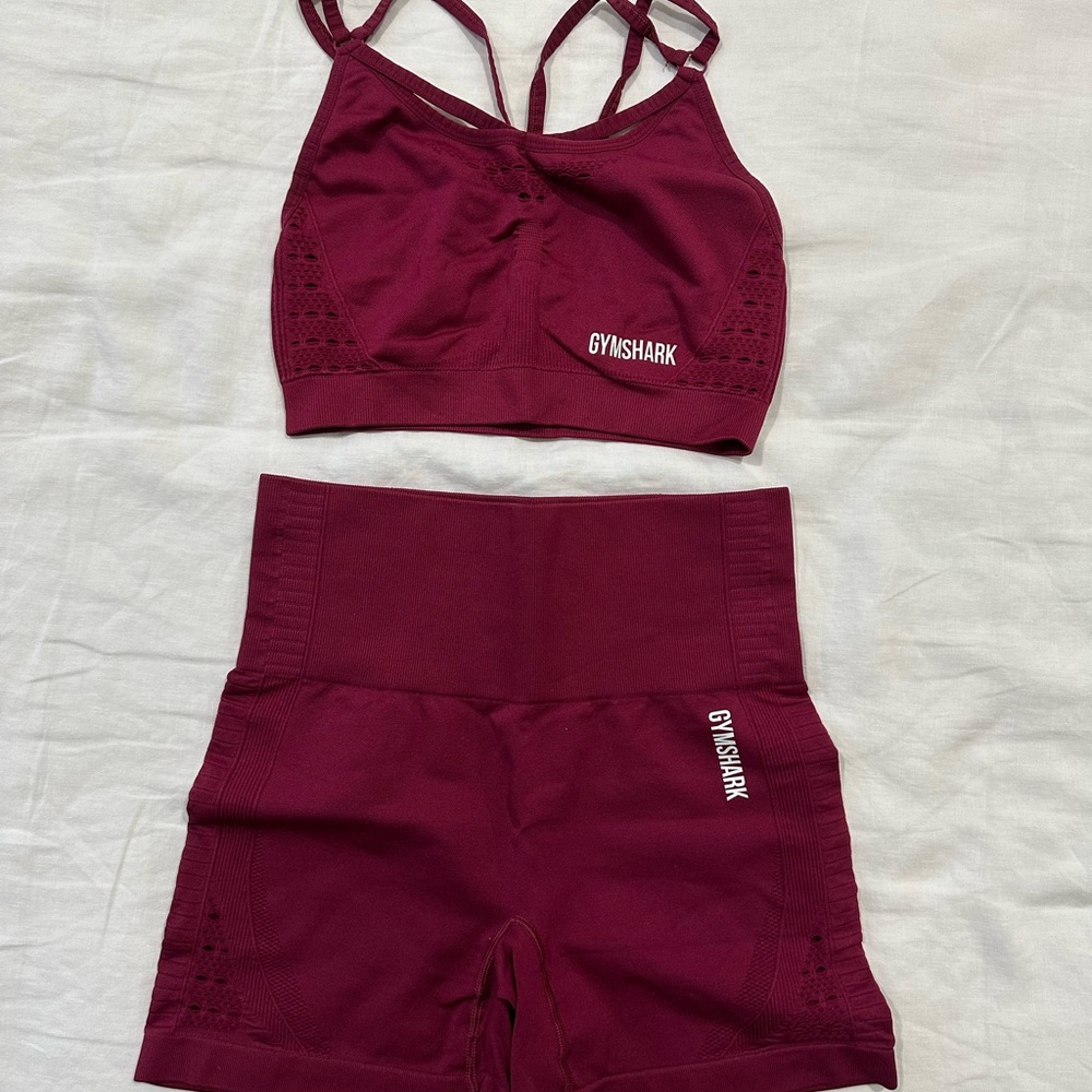 Gymshark Women's Energy Seamless+ shorts and sports bra set - beet